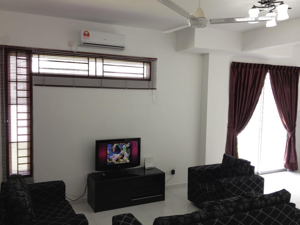 Comfort Holiday Home @ Bukit Indah Johor Bahru Esterno foto