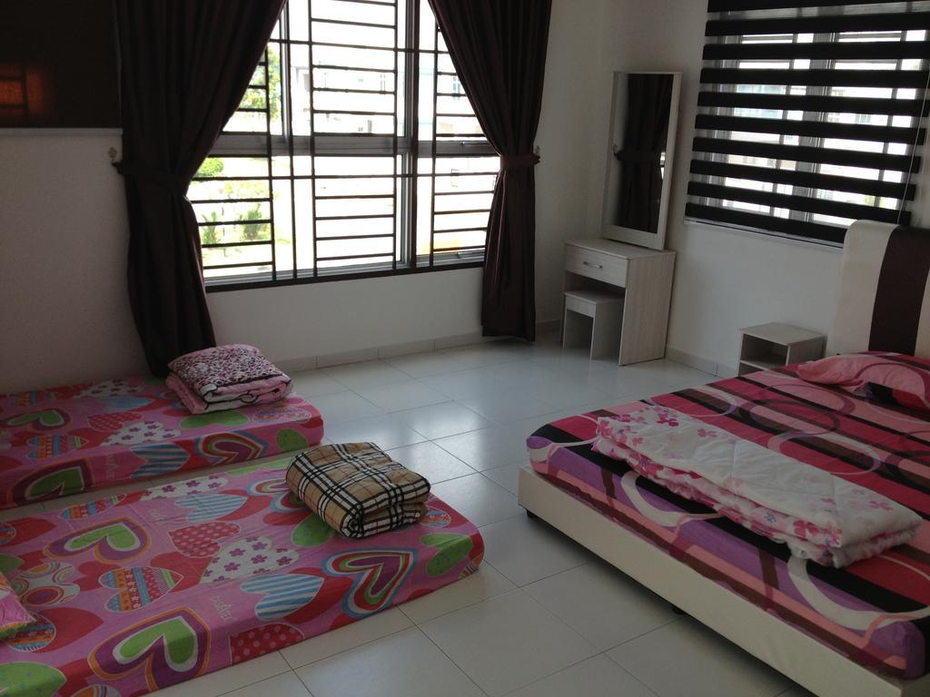 Comfort Holiday Home @ Bukit Indah Johor Bahru Esterno foto