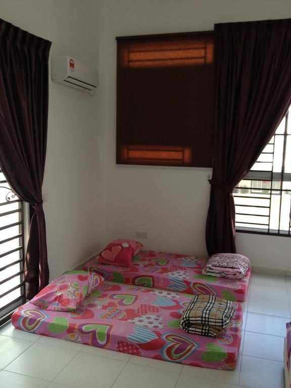 Comfort Holiday Home @ Bukit Indah Johor Bahru Esterno foto