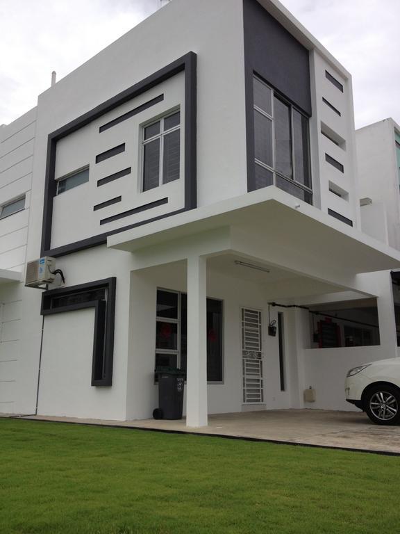 Comfort Holiday Home @ Bukit Indah Johor Bahru Esterno foto